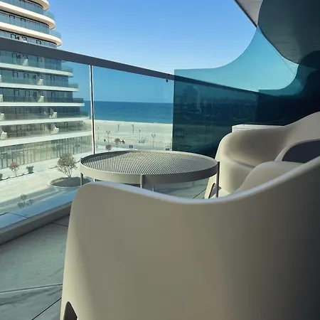 White Titanic Mamaia Nord Апартаменты *