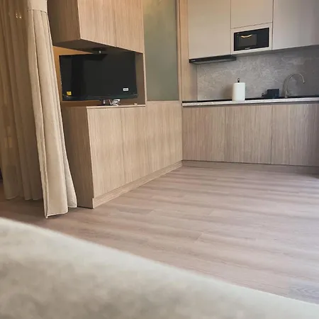 White Titanic Mamaia Nord Lägenhet *