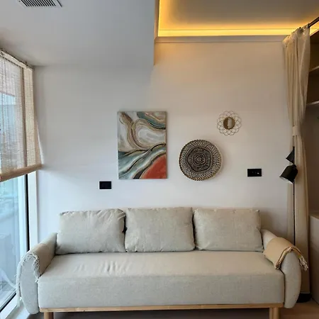 Apartment White Titanic Mamaia Nord Navodari